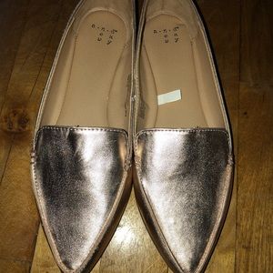 Metallic Pointed Flats